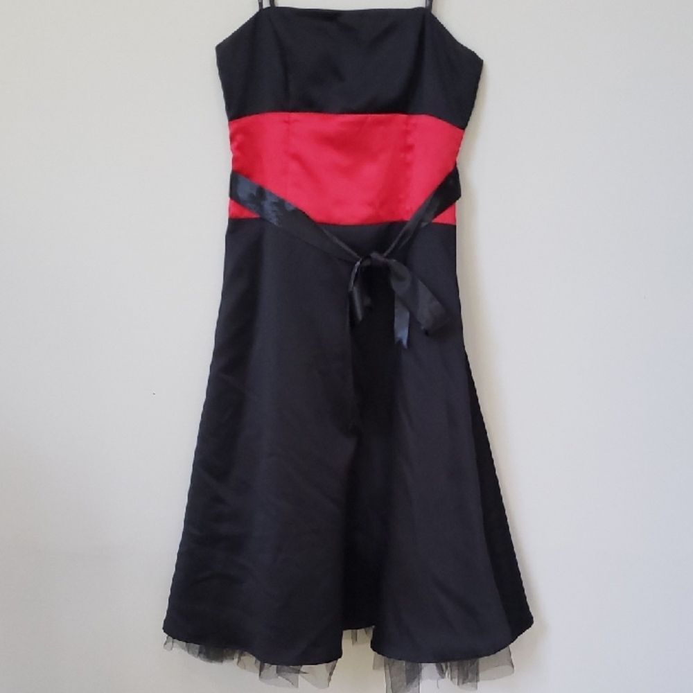 City Triangles Dress Womens 9/10 Strapless Red Black Satin Whimsygoth Crinoline